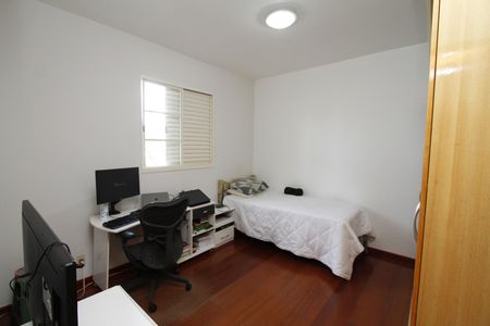 Casa à venda com 360m², 4 quartos e 3 vagasQuarto 4
