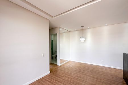 Apartamento à venda com 56m², 2 quartos e 1 vaga Apartamento à venda com 56m², 2 quartos e 1 vagaSala
