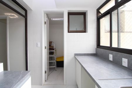 Apartamento para alugar com 185m², 3 quartos e 3 vagasÁrea de Serviço