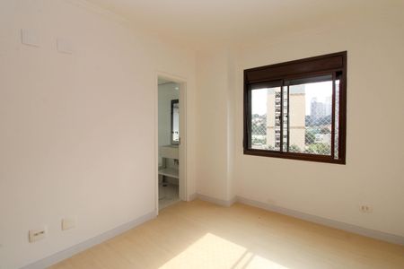 Apartamento para alugar com 185m², 3 quartos e 3 vagasSuíte 2