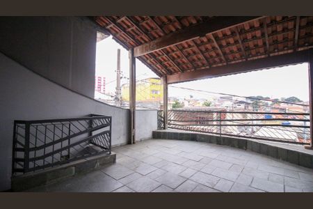 Casa para alugar com 150m², 2 quartos e 1 vaga Casa para alugar com 150m², 2 quartos e 1 vagaVaranda