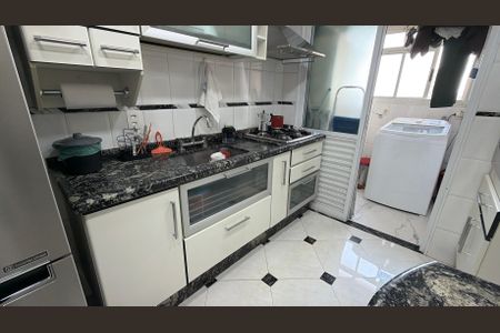 Apartamento à venda com 92m², 3 quartos e 2 vagas Apartamento à venda com 92m², 3 quartos e 2 vagasCozinha