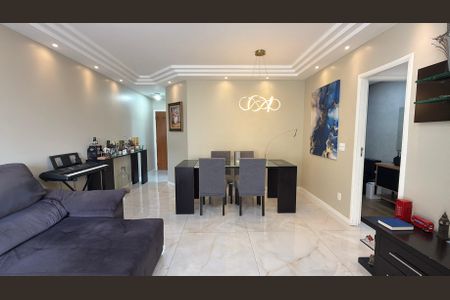 Apartamento à venda com 92m², 3 quartos e 2 vagas Apartamento à venda com 92m², 3 quartos e 2 vagasSala