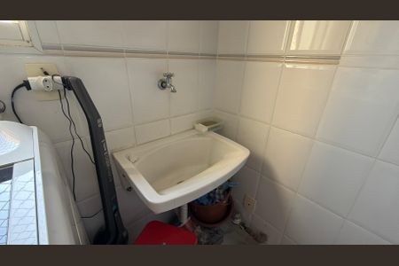 Apartamento à venda com 92m², 3 quartos e 2 vagas Apartamento à venda com 92m², 3 quartos e 2 vagasÁrea de Serviço