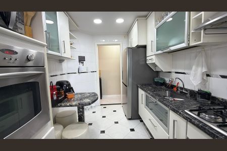Apartamento à venda com 92m², 3 quartos e 2 vagas Apartamento à venda com 92m², 3 quartos e 2 vagasCozinha