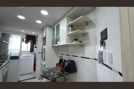 Apartamento à venda com 92m², 3 quartos e 2 vagas Apartamento à venda com 92m², 3 quartos e 2 vagasCozinha