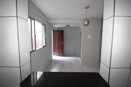 Sala / Cozinha de casa para alugar com 2 quartos, 80m² em Conjunto Residencial José Bonifácio, São Paulo