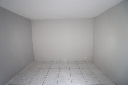 Quarto 1 de casa para alugar com 2 quartos, 80m² em Conjunto Residencial José Bonifácio, São Paulo