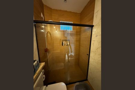 Casa para alugar com 140m², 2 quartos e 2 vagas Casa para alugar com 140m², 2 quartos e 2 vagasBanheiro
