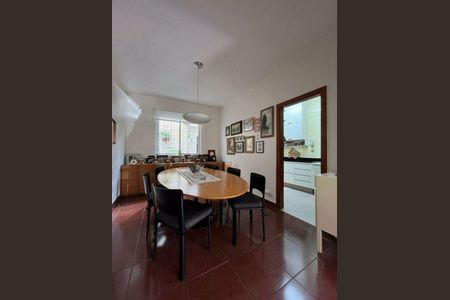 Casa à venda com 135m², 3 quartos e 2 vagas