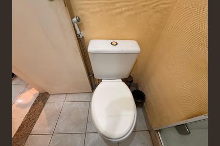 Apartamento à venda com 120m², 3 quartos e 2 vagas Apartamento à venda com 120m², 3 quartos e 2 vagasBanheiro Social