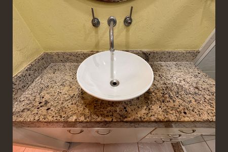 Apartamento à venda com 120m², 3 quartos e 2 vagas Apartamento à venda com 120m², 3 quartos e 2 vagasSuíte - Banheiro