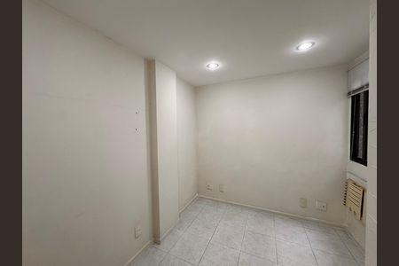 Apartamento à venda com 120m², 3 quartos e 2 vagas Apartamento à venda com 120m², 3 quartos e 2 vagasQuarto 2