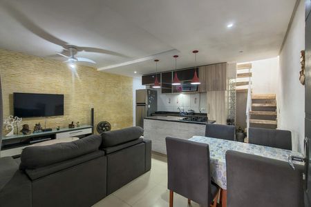 Casa para alugar com 150m², 3 quartos e 2 vagas Casa para alugar com 150m², 3 quartos e 2 vagasSala
