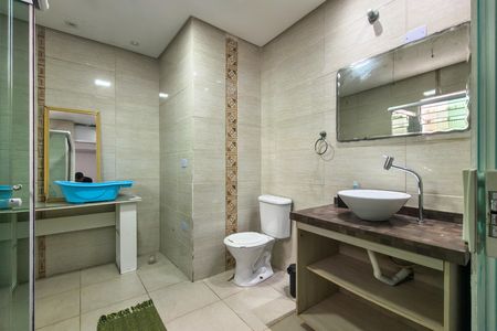 Casa para alugar com 150m², 3 quartos e 2 vagas Casa para alugar com 150m², 3 quartos e 2 vagasBanheiro da Suíte 1