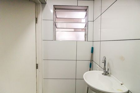 Casa para alugar com 33m², 2 quartos e sem vaga Casa para alugar com 33m², 2 quartos e sem vagaBanheiro