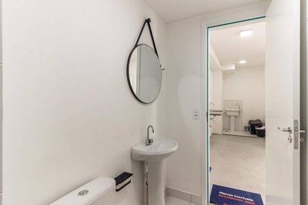 Apartamento para alugar com 38m², 2 quartos e sem vaga Apartamento para alugar com 38m², 2 quartos e sem vagaBanheiro