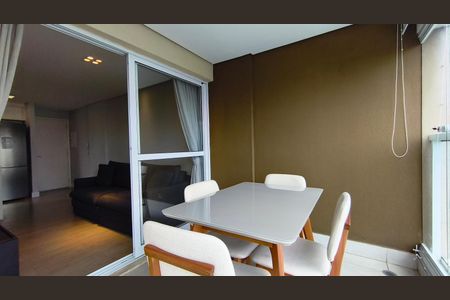 Apartamento à venda com 64m², 2 quartos e 1 vaga Apartamento à venda com 64m², 2 quartos e 1 vagaVaranda