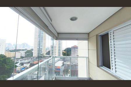 Apartamento à venda com 64m², 2 quartos e 1 vaga Apartamento à venda com 64m², 2 quartos e 1 vagaVaranda