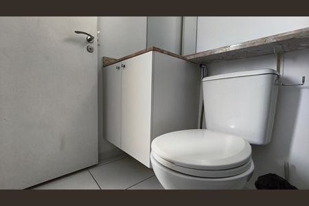 Apartamento à venda com 64m², 2 quartos e 1 vaga Apartamento à venda com 64m², 2 quartos e 1 vagaBanheiro da Suíte