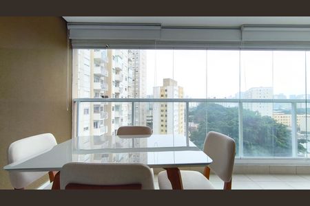 Apartamento à venda com 64m², 2 quartos e 1 vaga Apartamento à venda com 64m², 2 quartos e 1 vagaVaranda