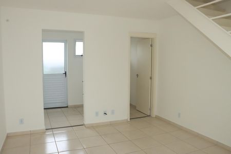 Sala de casa de condomínio para alugar com 2 quartos, 60m² em Bairro Jardim Nossa Senhora das Graças, Cotia