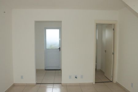 Casa de condomínio para alugar com 60m², 2 quartos e 1 vagaCorredor