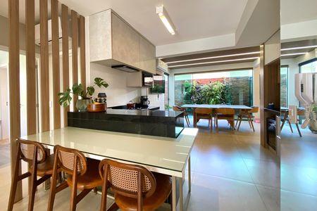 Apartamento à venda com 120m², 3 quartos e 2 vagasCozinha