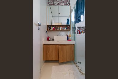 Casa de condomínio à venda com 212m², 4 quartos e 3 vagas Casa de condomínio à venda com 212m², 4 quartos e 3 vagasSuíte 2 - Banheiro