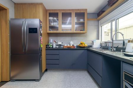 Casa de condomínio à venda com 212m², 4 quartos e 3 vagas Casa de condomínio à venda com 212m², 4 quartos e 3 vagasCozinha