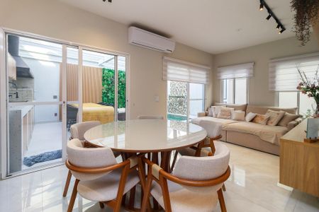 Sala de casa de condomínio à venda com 4 quartos, 212m² em Vila Cruzeiro, São Paulo
