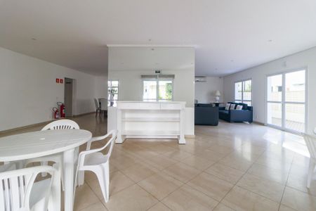 Casa de condomínio à venda com 212m², 4 quartos e 3 vagas Casa de condomínio à venda com 212m², 4 quartos e 3 vagasSalão de Festas
