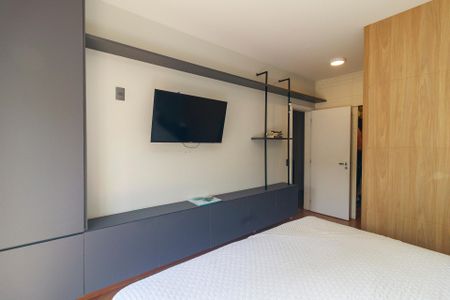 Casa de condomínio à venda com 212m², 4 quartos e 3 vagas Casa de condomínio à venda com 212m², 4 quartos e 3 vagasSuíte 1