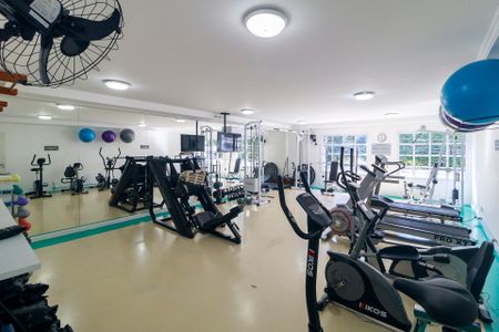 Casa de condomínio à venda com 212m², 4 quartos e 3 vagas Casa de condomínio à venda com 212m², 4 quartos e 3 vagasAcademia