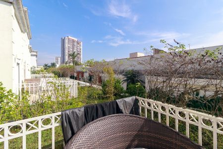 Casa de condomínio à venda com 212m², 4 quartos e 3 vagas Casa de condomínio à venda com 212m², 4 quartos e 3 vagasSuíte 1 - Varanda