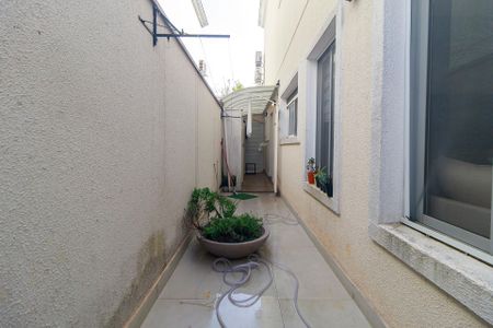 Casa de condomínio à venda com 212m², 4 quartos e 3 vagas Casa de condomínio à venda com 212m², 4 quartos e 3 vagasÁrea de Serviço