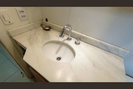 Apartamento à venda com 72m², 3 quartos e 1 vaga Apartamento à venda com 72m², 3 quartos e 1 vagaBanheiro suite