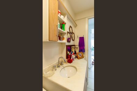 Apartamento à venda com 72m², 3 quartos e 1 vaga Apartamento à venda com 72m², 3 quartos e 1 vagaBanheiro social