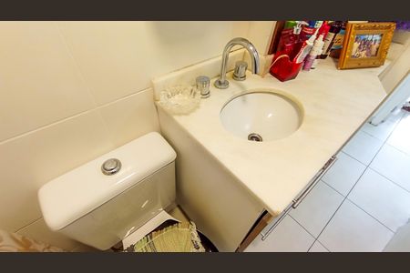 Apartamento à venda com 72m², 3 quartos e 1 vaga Apartamento à venda com 72m², 3 quartos e 1 vagaBanheiro social