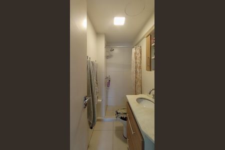 Apartamento à venda com 72m², 3 quartos e 1 vaga Apartamento à venda com 72m², 3 quartos e 1 vagaBanheiro social