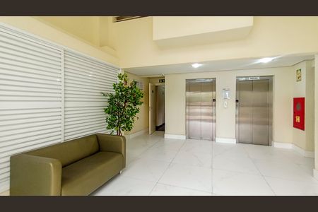 Apartamento à venda com 72m², 3 quartos e 1 vaga Apartamento à venda com 72m², 3 quartos e 1 vagaHall do predio