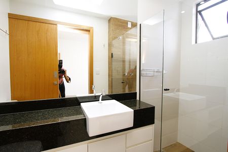 Apartamento à venda com 88m², 3 quartos e 2 vagasBanheiro da Suíte