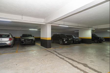Studio para alugar com 25m², 1 quarto e 1 vaga Studio para alugar com 25m², 1 quarto e 1 vagaÁrea comum - Garagem