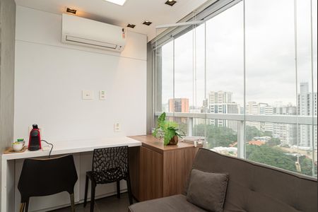Studio para alugar com 25m², 1 quarto e 1 vaga Studio para alugar com 25m², 1 quarto e 1 vagaVaranda do Quarto