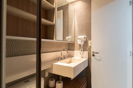 Studio para alugar com 25m², 1 quarto e 1 vaga Studio para alugar com 25m², 1 quarto e 1 vagaBanheiro