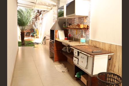 Casa para alugar com 95m², 2 quartos e 3 vagasChurrasqueira