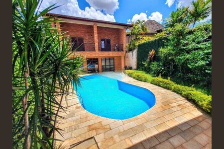 Casa à venda com 622m², 5 quartos e 6 vagas Casa à venda com 622m², 5 quartos e 6 vagasFoto 01