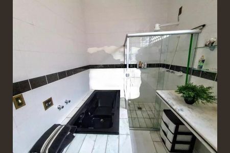 Casa à venda com 622m², 5 quartos e 6 vagas Casa à venda com 622m², 5 quartos e 6 vagasFoto 16