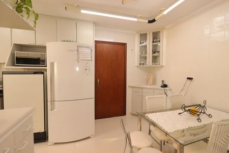 Apartamento à venda com 140m², 3 quartos e 2 vagasCozinha