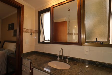 Apartamento à venda com 140m², 3 quartos e 2 vagasBanheiro da Suíte